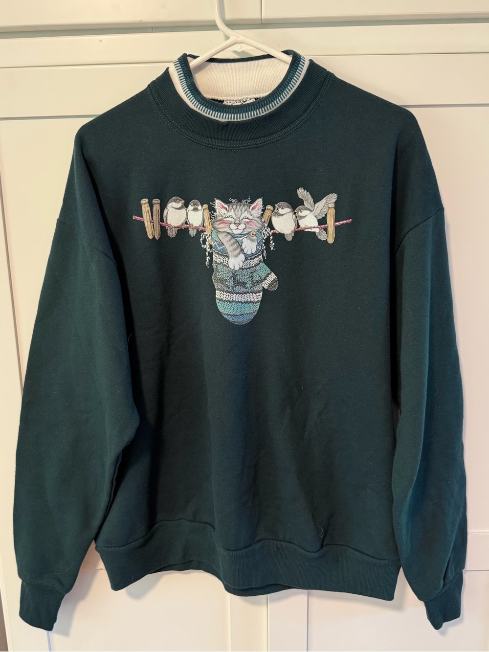 Vintage Dark Green Crewneck Sweater with Cat & Birds Graphic